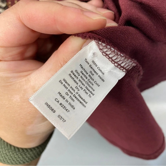 Talbots 3/4 Sleeve Blouse Owl Bird Sequin Embellished MP Red Maroon - Picture 2 of 7